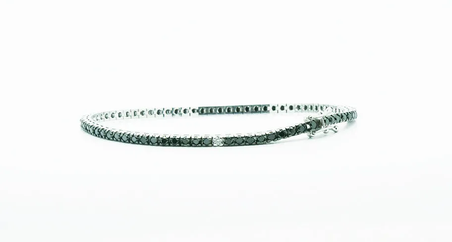 2.70 carat Black Diamonds Tennis bracelet with one white diamond
