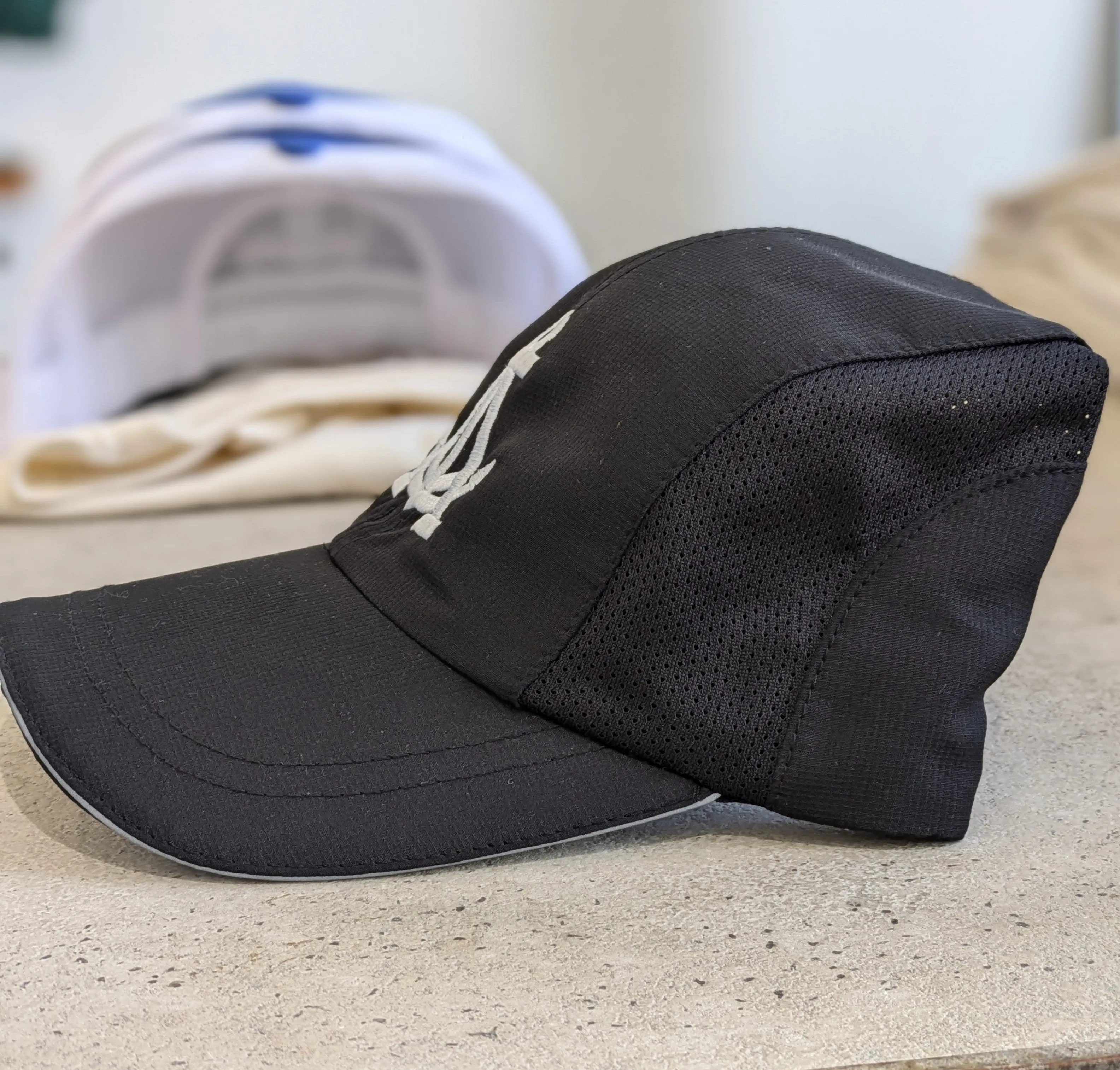 ANCHOR ALAMEDA (CIRCLE) RUNNING HAT