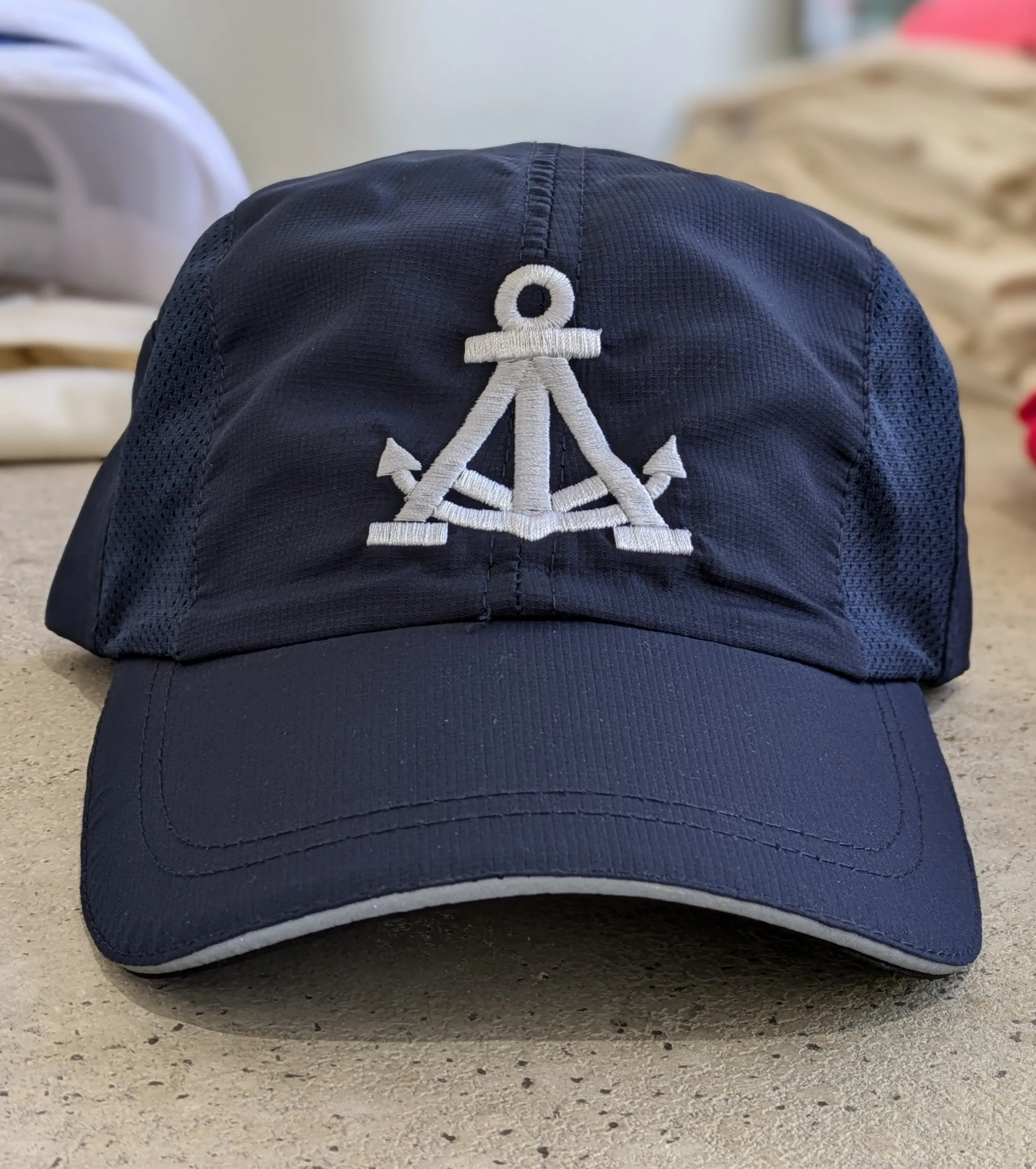 ANCHOR ALAMEDA (CIRCLE) RUNNING HAT
