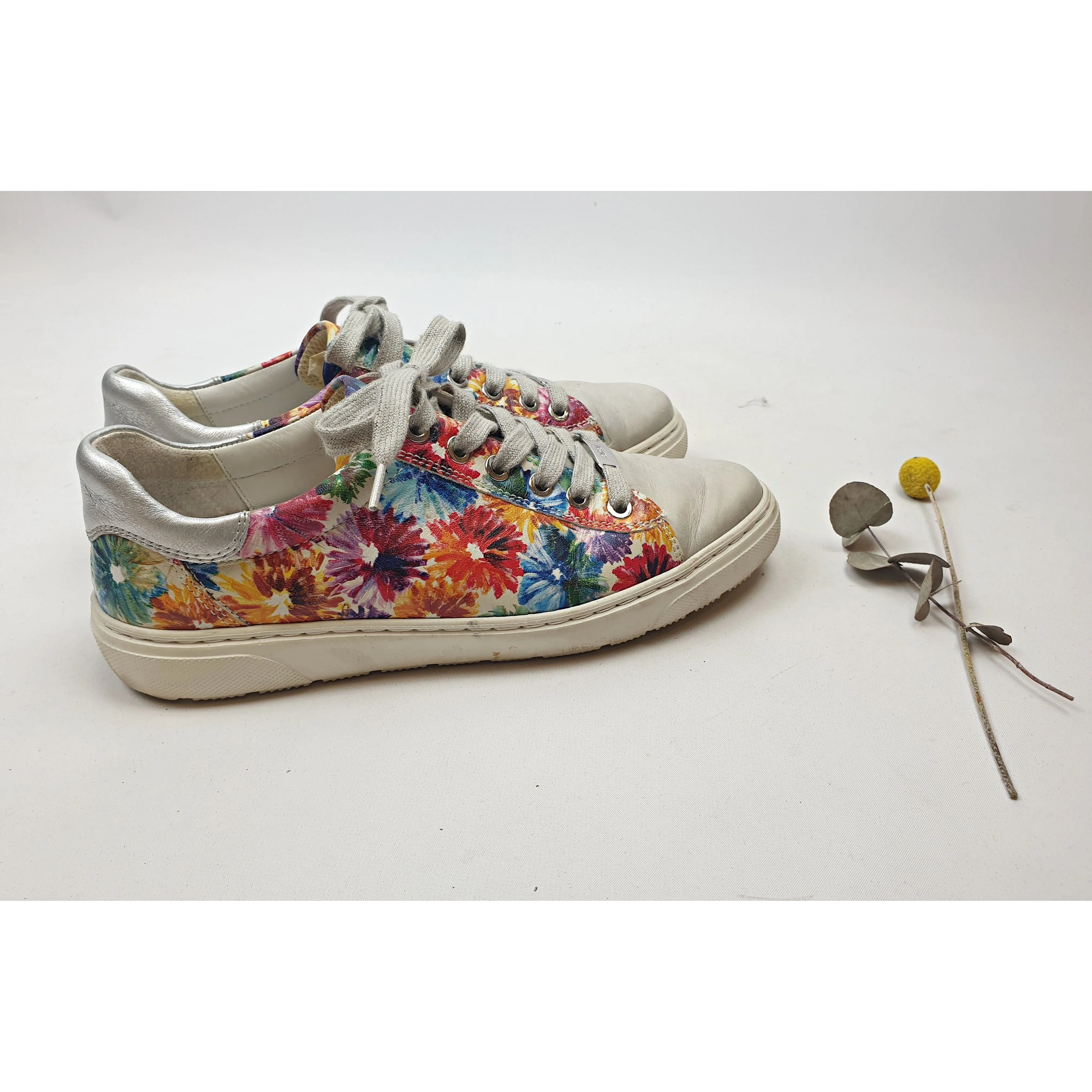 Ara flower print leather laceups with grey toe and sparkly grey laces size UK 6/AU 8