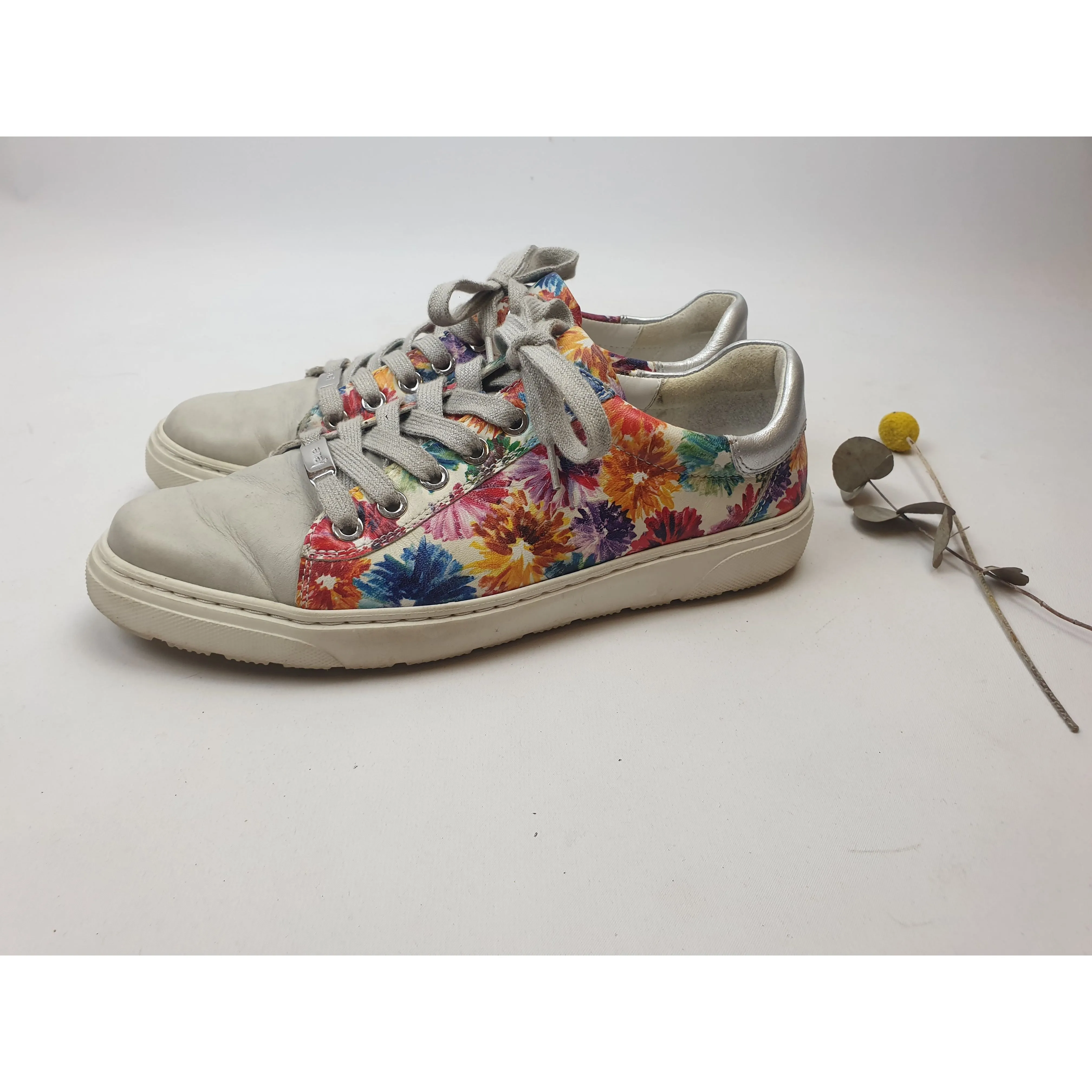 Ara flower print leather laceups with grey toe and sparkly grey laces size UK 6/AU 8