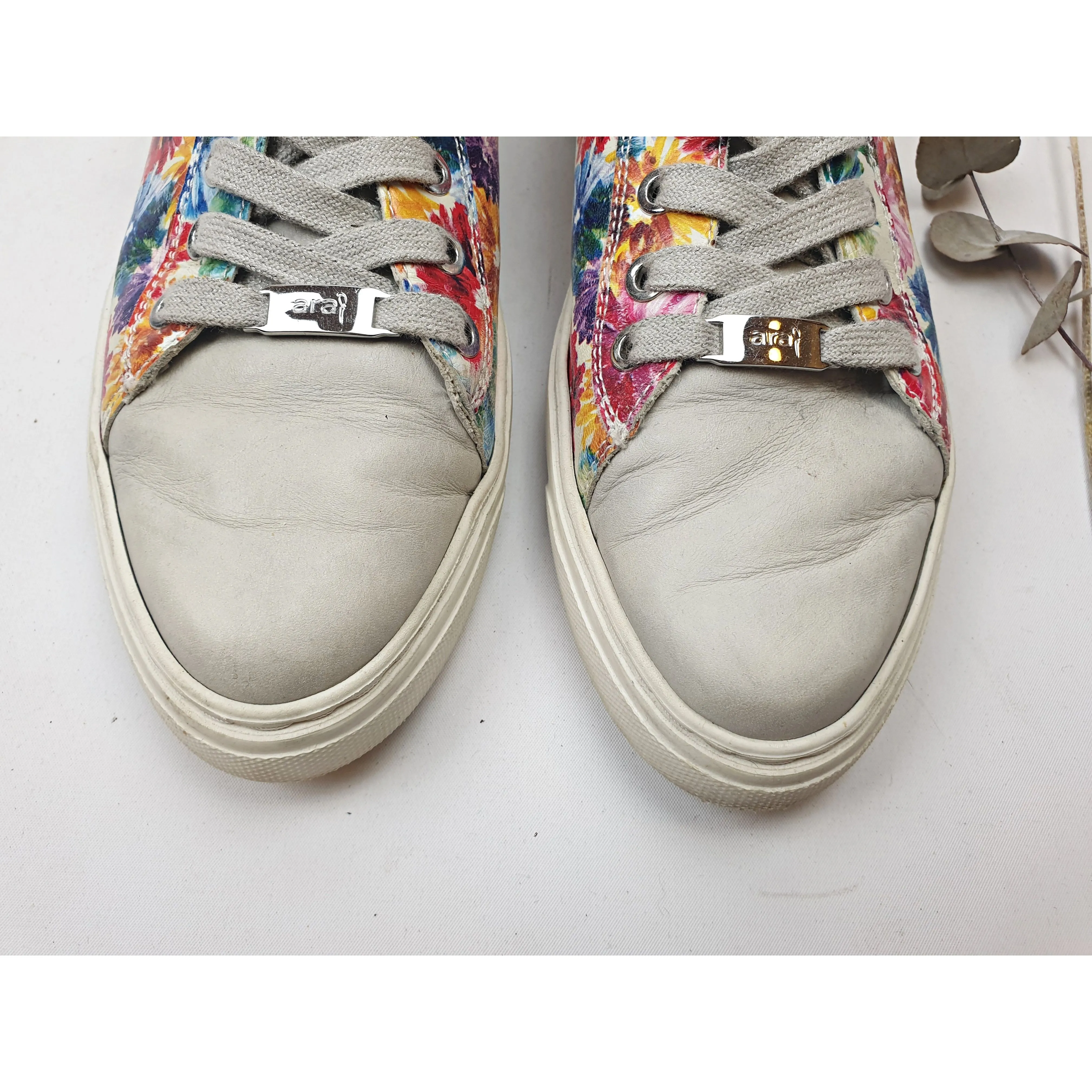 Ara flower print leather laceups with grey toe and sparkly grey laces size UK 6/AU 8