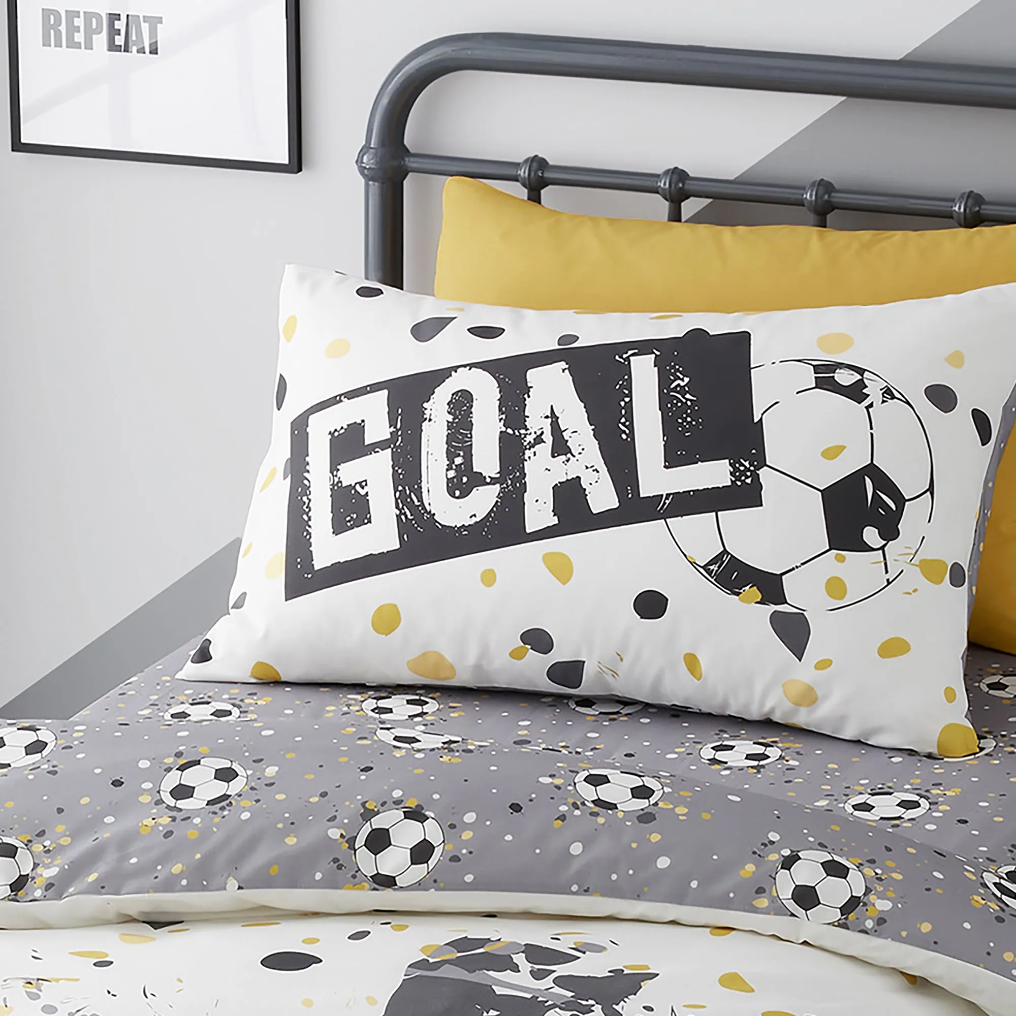 Bedlam Goal Duvet Cover Set - Gold