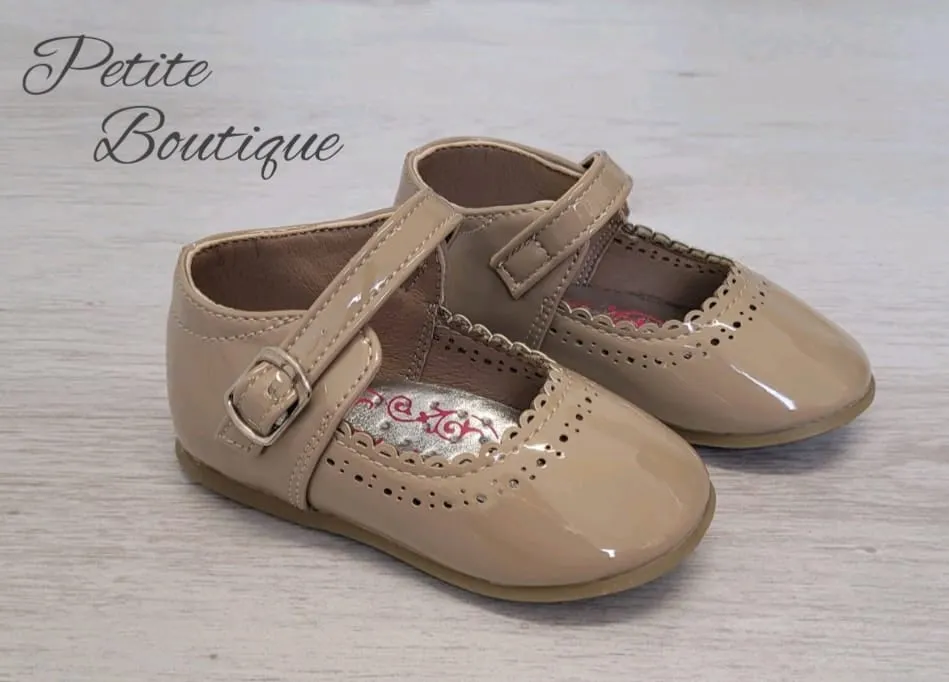 Camel patent shoes