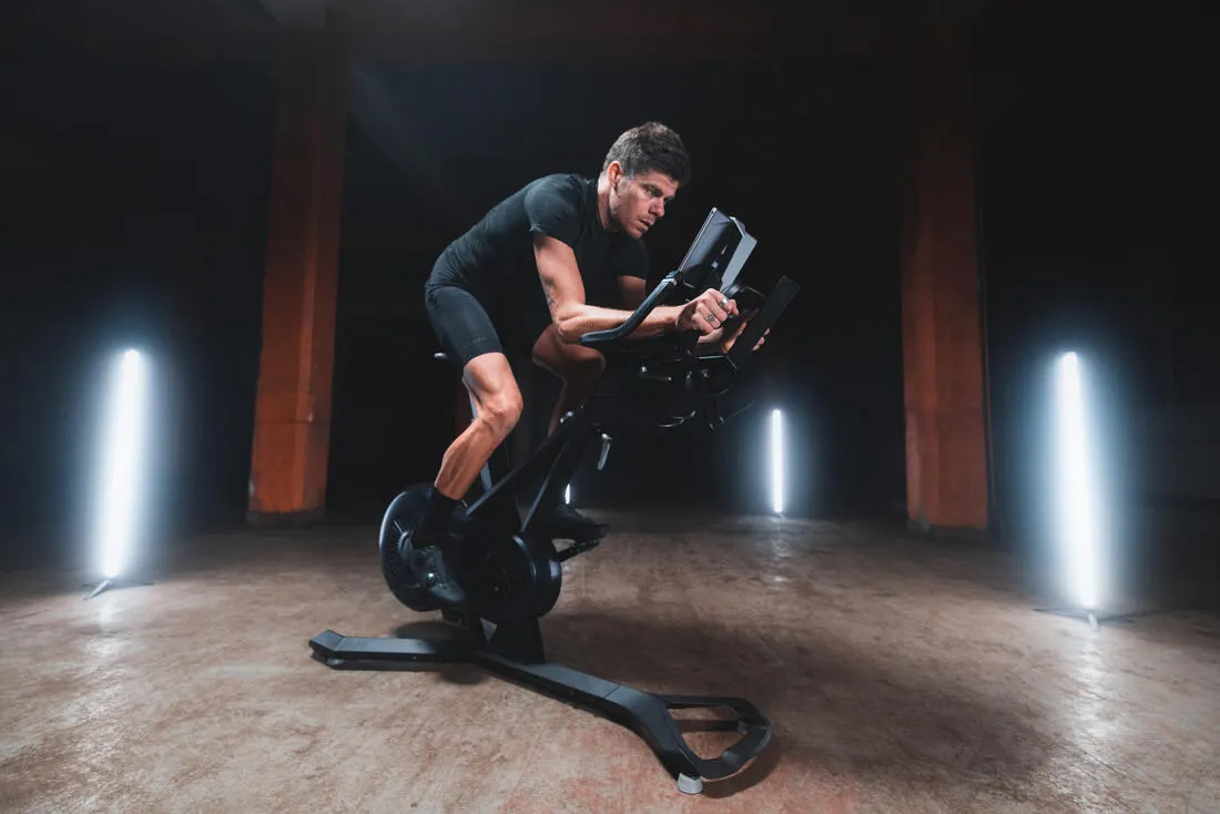 Challenge bike ultra silencieux, fluide, performant, 1500w et connecté à zwift
