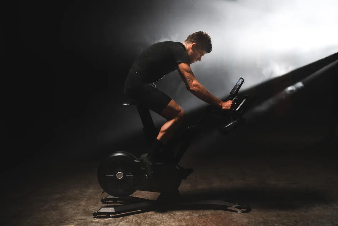 Challenge bike ultra silencieux, fluide, performant, 1500w et connecté à zwift