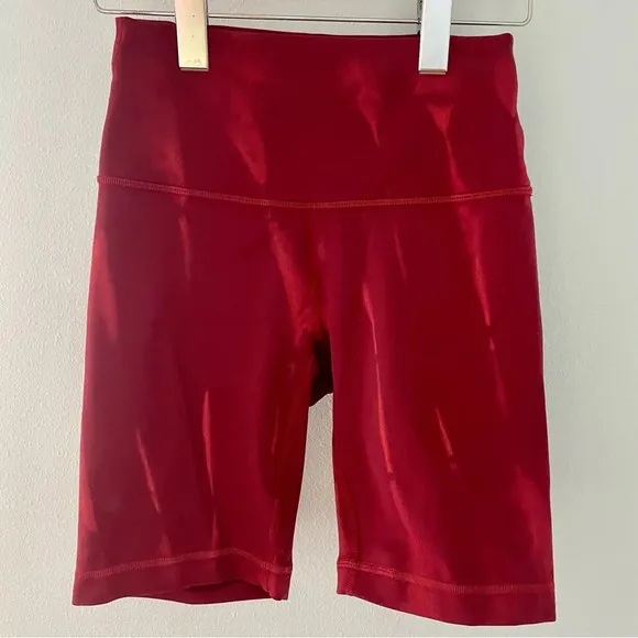 Lululemon Wunder Train High-Rise Short 8&quot; red size 4