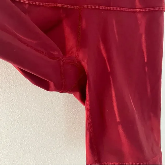 Lululemon Wunder Train High-Rise Short 8&quot; red size 4