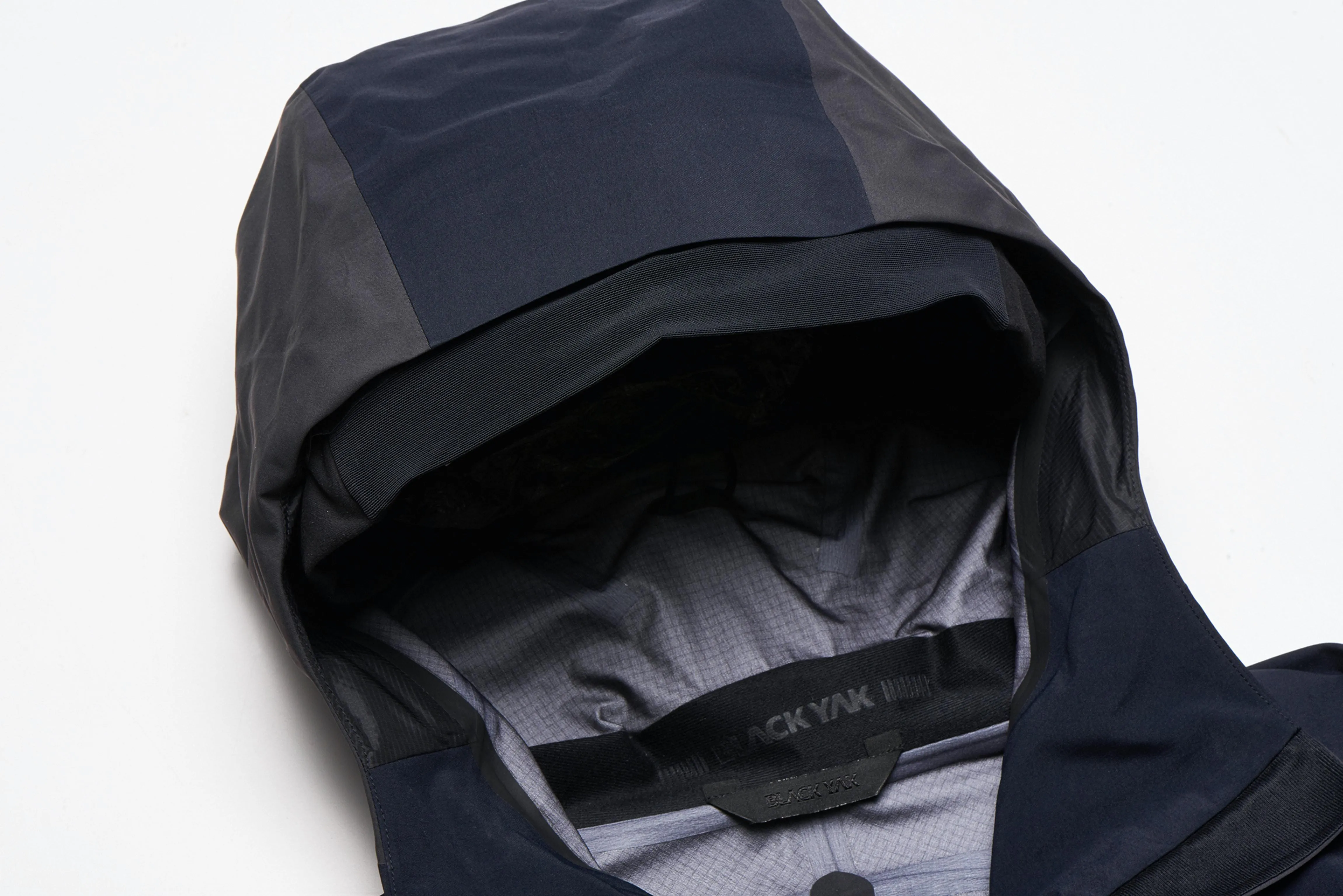 M Barzona jkt