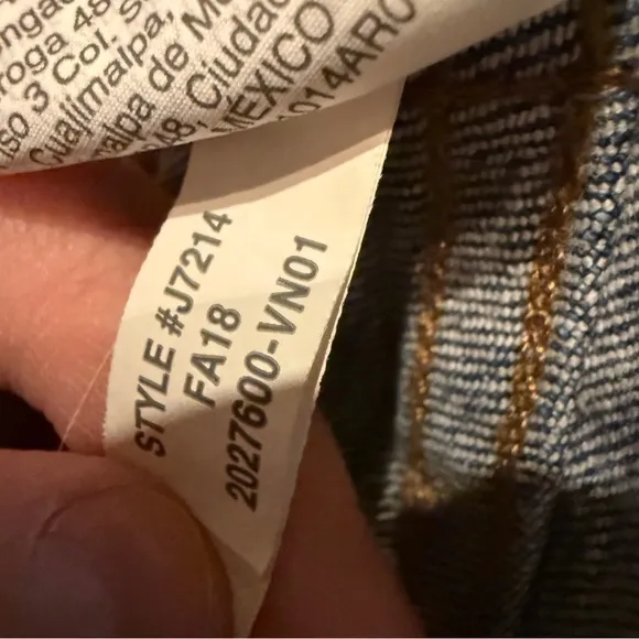 Madewell Slim Straight Jeans: Distressed‎ Button-Front Edition in Wellmoor Sz 27