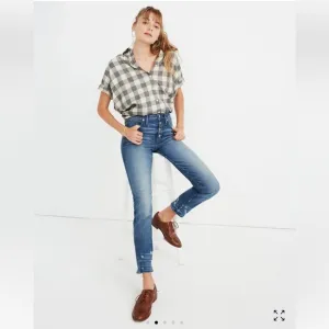 Madewell Slim Straight Jeans: Distressed‎ Button-Front Edition in Wellmoor Sz 27
