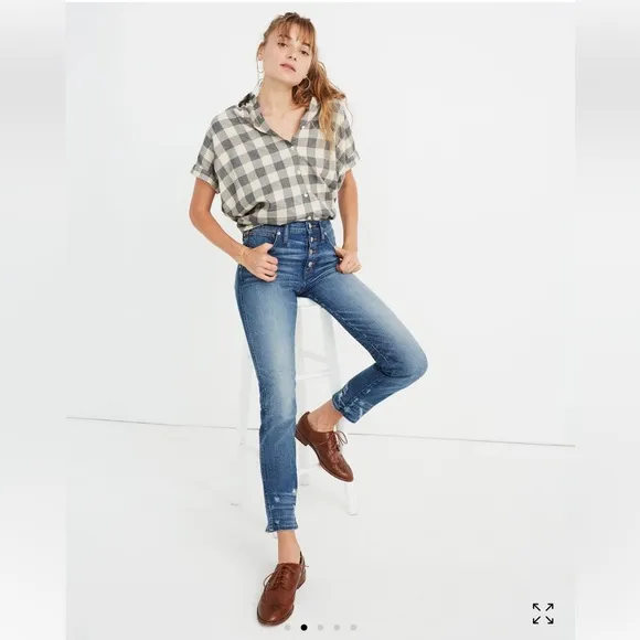 Madewell Slim Straight Jeans: Distressed‎ Button-Front Edition in Wellmoor Sz 27