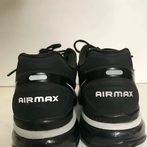 Nike Men’s Airmax Black Athletic Running Shoe 487982-001
