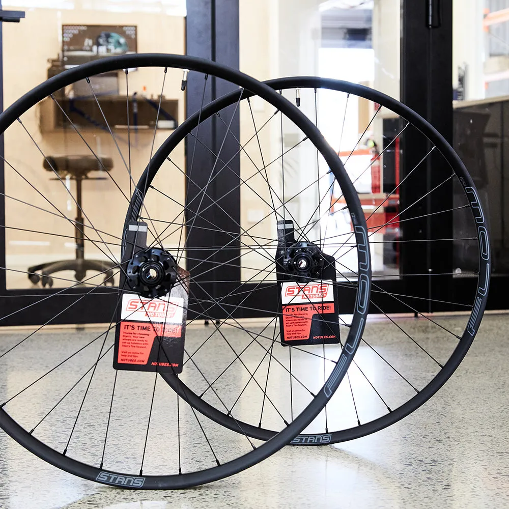 STAN'S NOTUBES FLOW MK4 ON M-PULSE - 29" WHEELSET